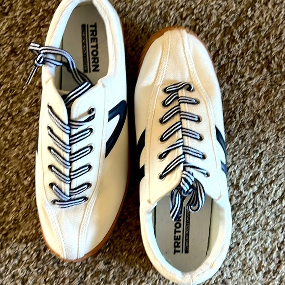daughter never wore & is off to college - canvas tretorn sneakers - Picture 4 of 4